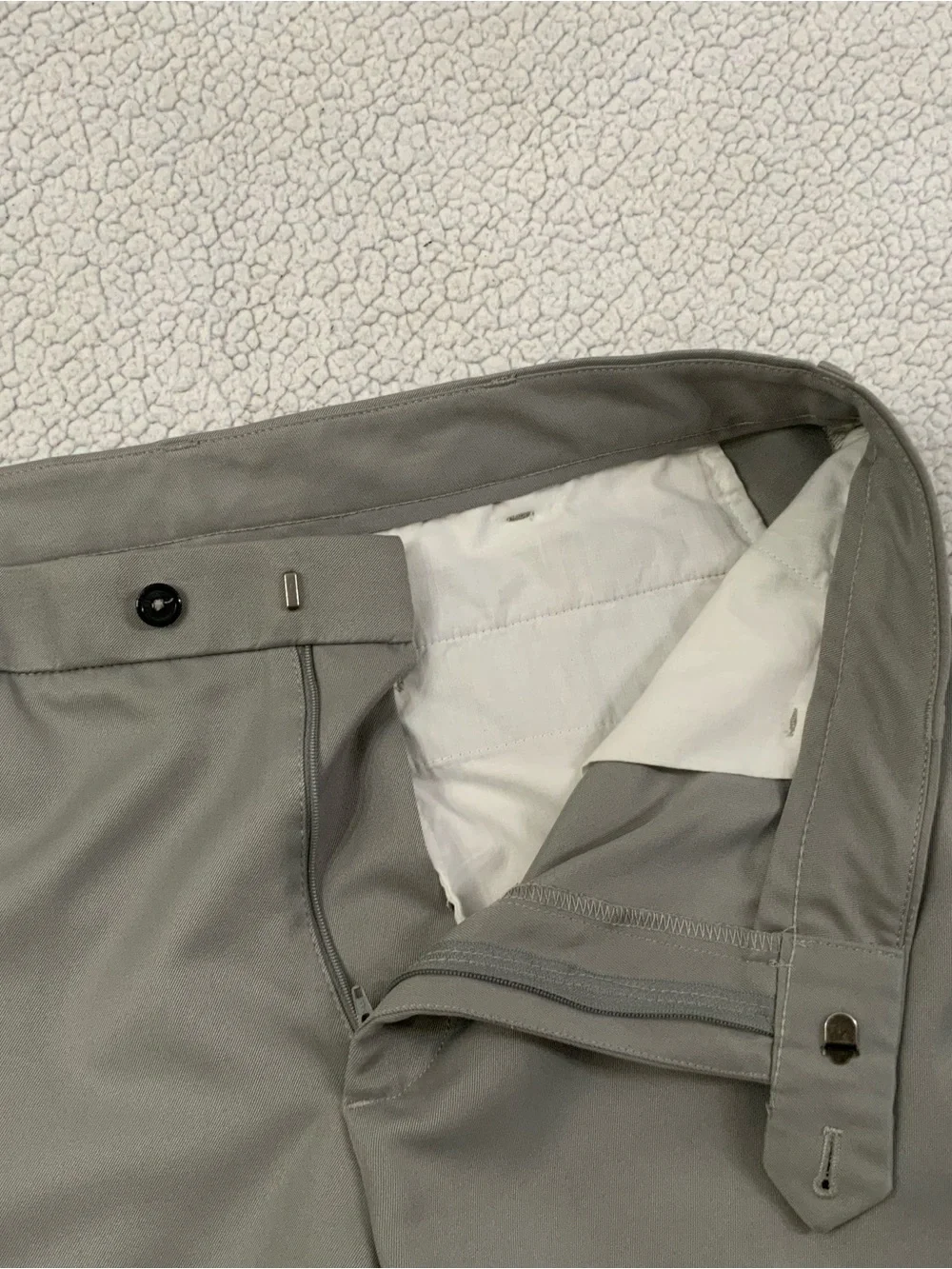 IZOD Golf Pants Men’s 36x32 Gray Pockets Flat Front Straight Leg Athletic